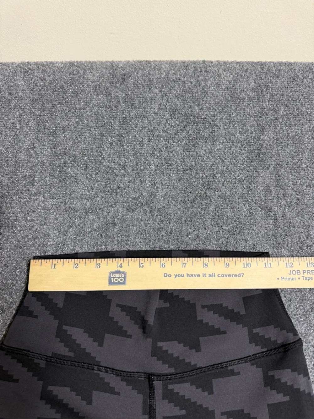 ALO Yoga Black and Charcoal Geometric Leggings